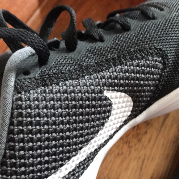Nike Mens 7.5 Black & Dark Grey Revolution-3 —Last pair! - Picture 2 of 8